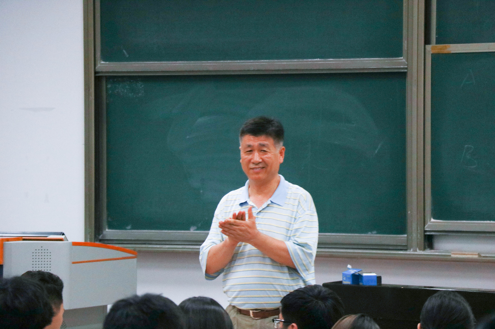 崇尚实践、知行并重,青春的汗水永远在路上——william威廉英国召