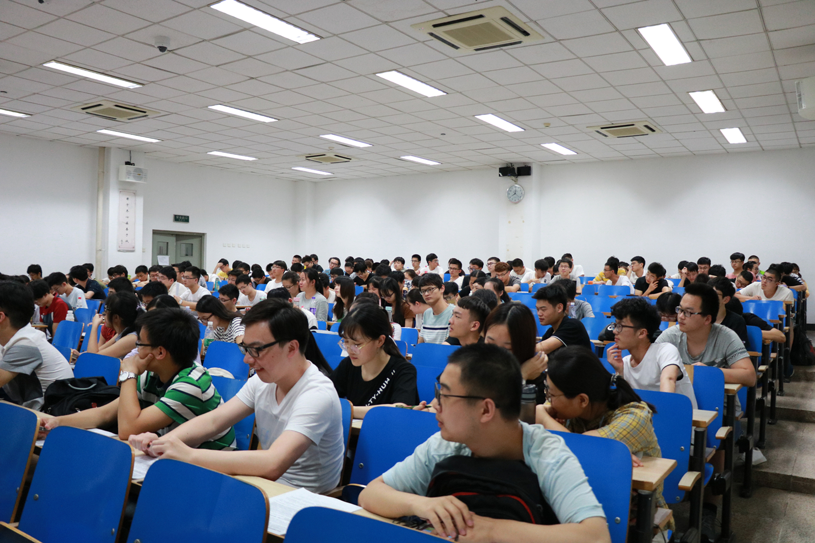 崇尚实践、知行并重,青春的汗水永远在路上——william威廉英国召